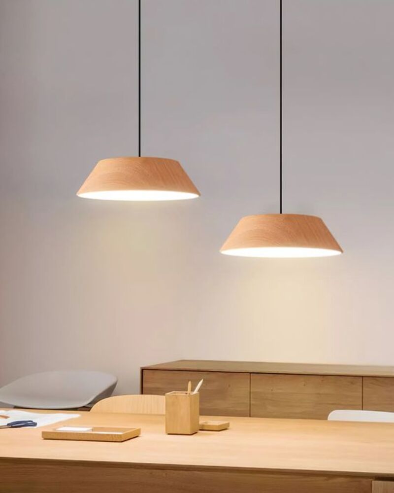 Оригинальные деревянные светильники, люстры и торшеры