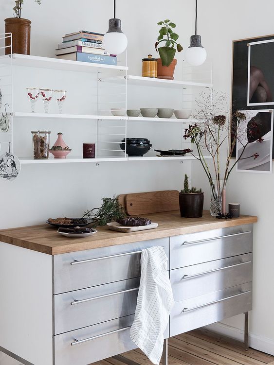 Фото № 16: 20 способов хранения сковородок на кухне