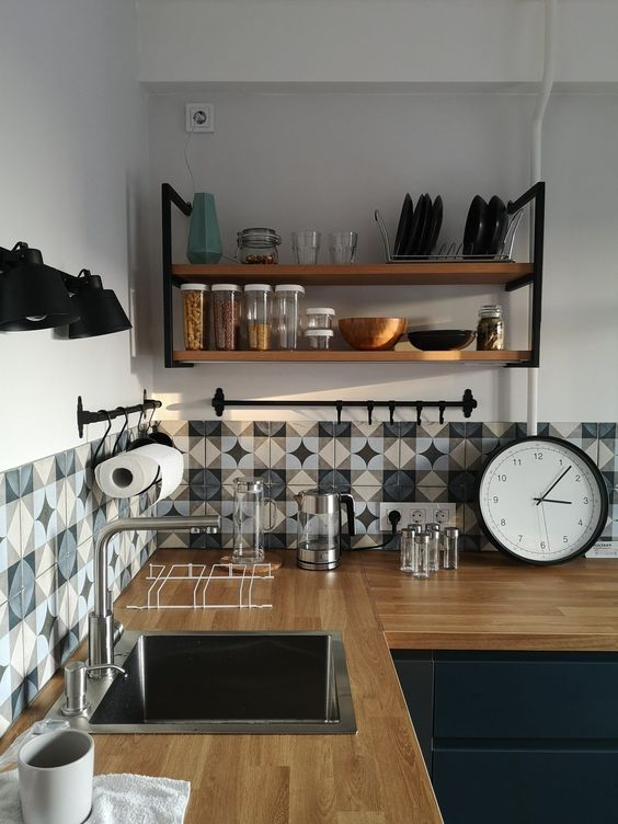 Фото № 15: 20 способов хранения сковородок на кухне