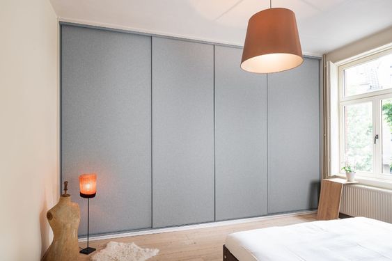 Фото № 19: Шкаф-купе для прихожей в современном интерьере