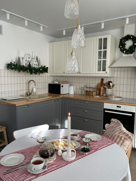 Фото № 9: Как разместить на кухне все нужное: 15 идей