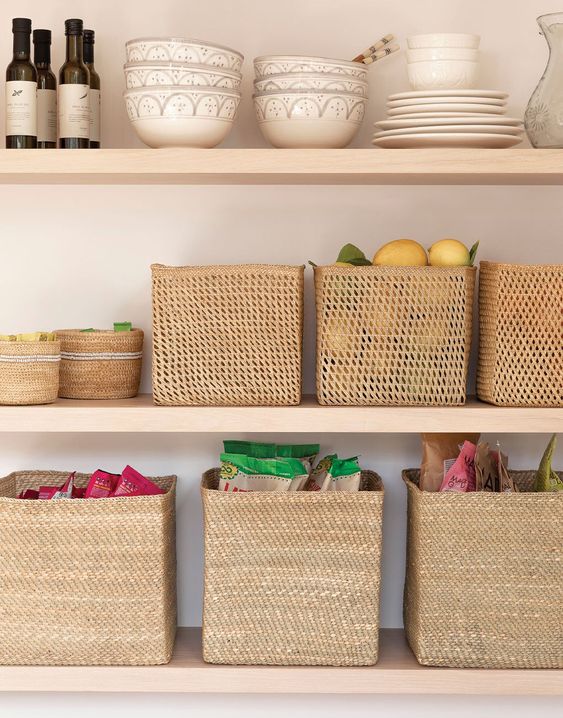 Фото № 15: Корзины в интерьере: что хранить, куда поставить