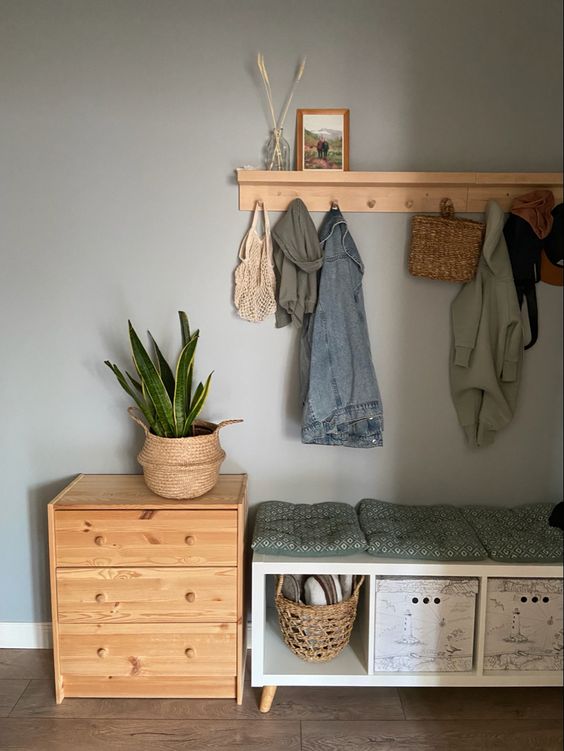 Фото № 10: 30 вариантов хранения обуви в маленькой квартире