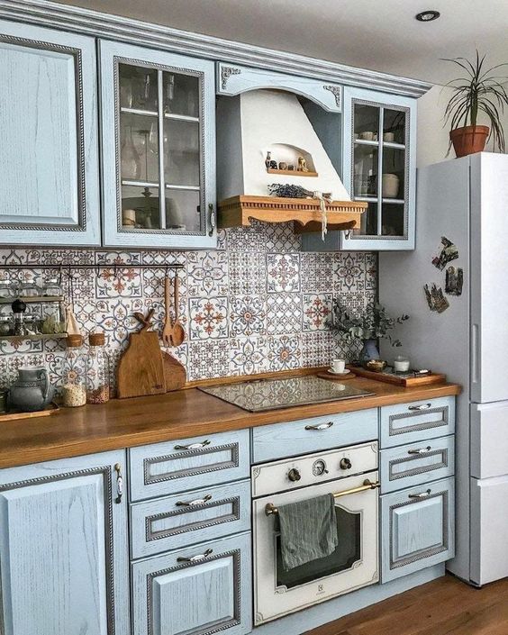 Фото № 3: Кухня в стиле прованс: 13 идей, которые точно стоит перенять у французов