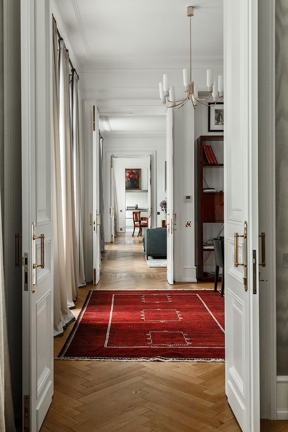 Фото № 3: Как дополнить интерьер с помощью ковра: 25 уютных примеров