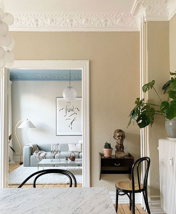 Фото № 5: Как оформить потолок лепниной: 15 неожиданных и прекрасных идей