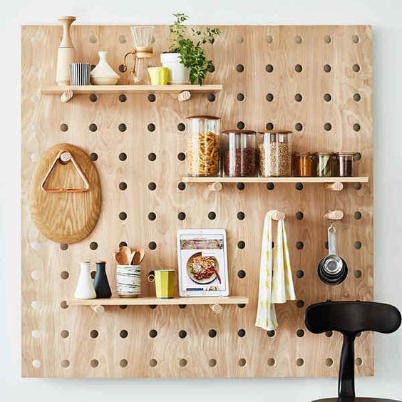 Фото № 4: Рациональное хранение в кладовке: 15 стильных решений