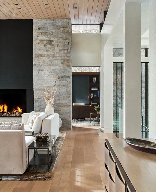 Фото № 12: 22 стильных интерьера с обоями под камень