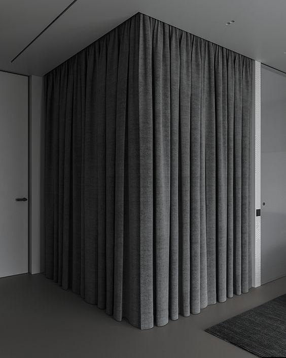 Фото № 12: Шторы как альтернатива дверям в гардеробной: плюсы и минусы, лучшие варианты