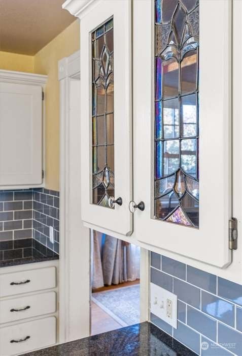 Фото № 12: Витражи в интерьере: 20 идей по применению