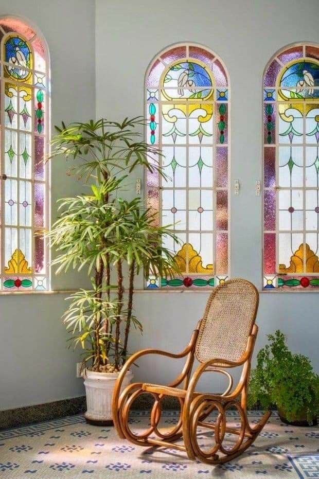 Фото № 9: Витражи в интерьере: 20 идей по применению