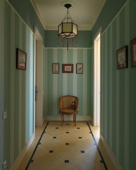 Фото № 3: Обои для прихожей: лайфхаки по выбору и 10 универсальных решений