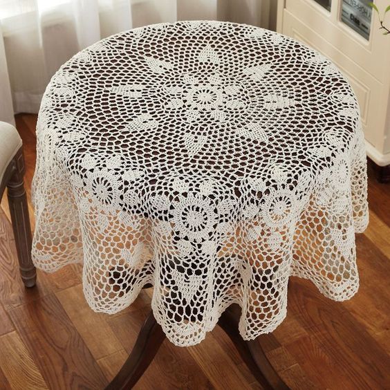 Фото № 11: Выбор скатерти на стол в гостиную или кухню: что нужно знать