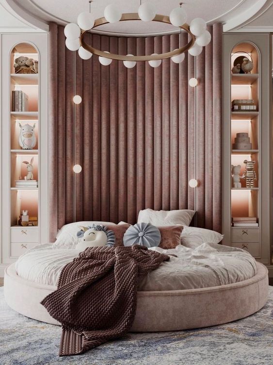 Фото № 3: Спальня с круглой кроватью: все за и против