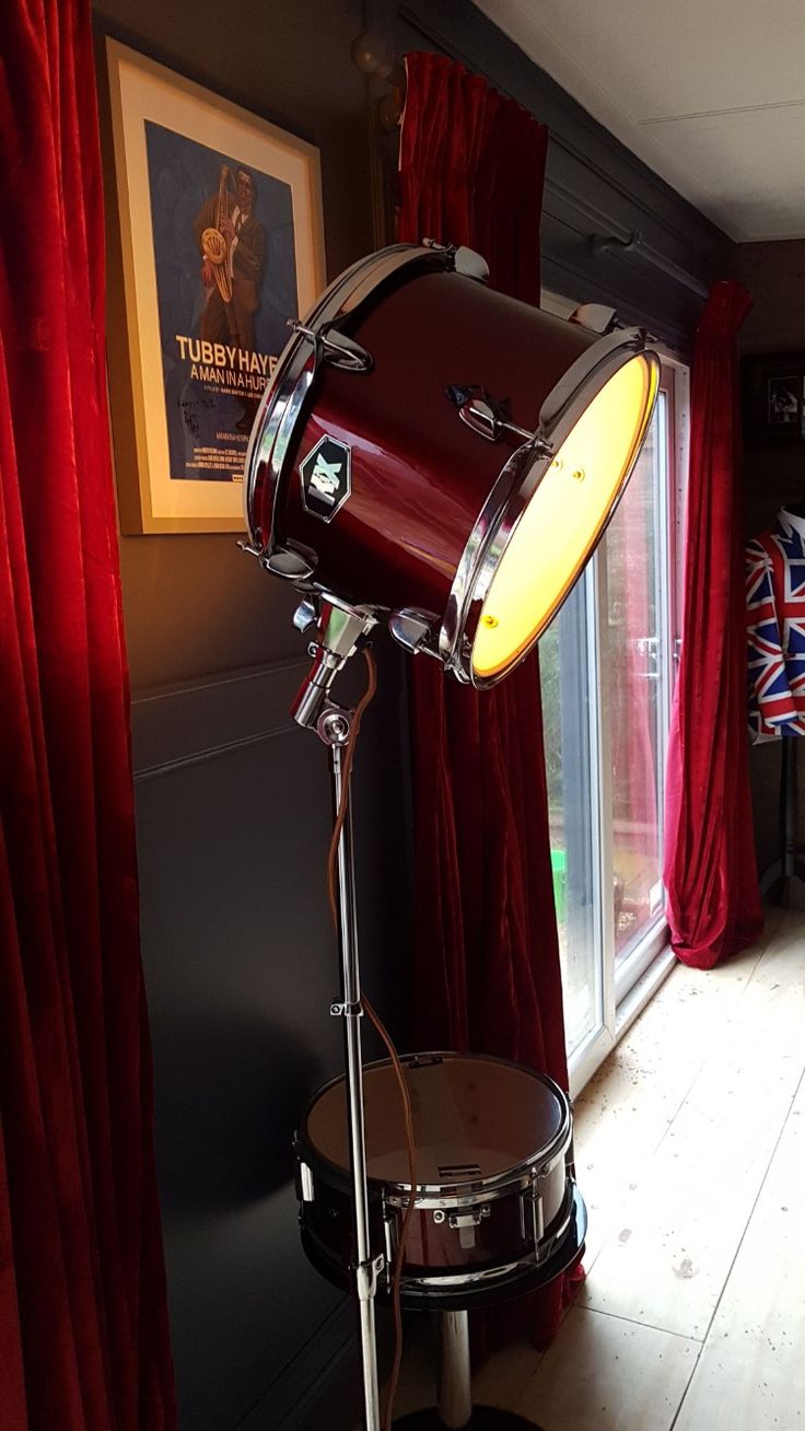 Фото № 7: Оформление квартиры музыкальными инструментами: 15 интересных идей