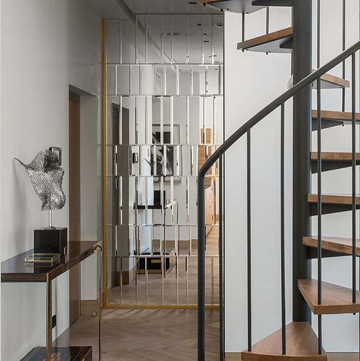 Фото № 3: В чем особенность зеркальной плитки как декоративного материала