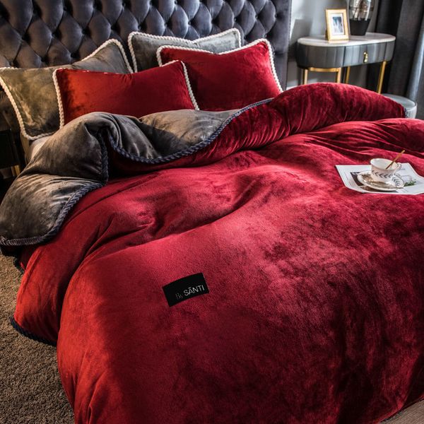 Фото № 3: Вельвет и бархат в интерьере вашей квартиры: 10 красочных идей