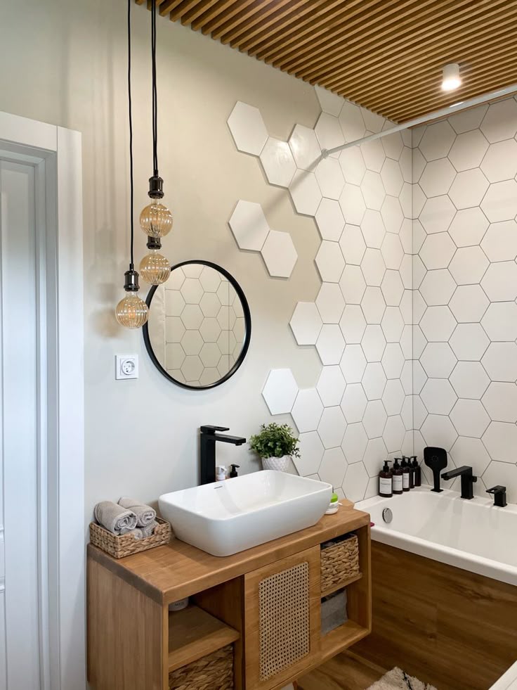 Фото № 2: Плитка-гексагон: модные идеи и варианты применения в интерьере