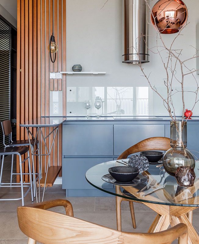 Фото № 1: Стеклянный фартук для кухни: 23 идеи