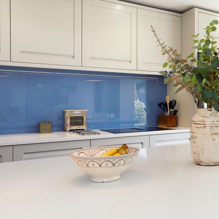 Фото № 13: Стеклянный фартук для кухни: 23 идеи