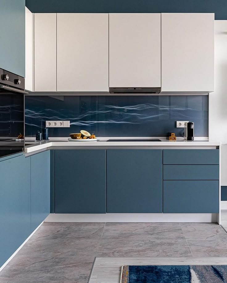 Фото № 12: Стеклянный фартук для кухни: 23 идеи