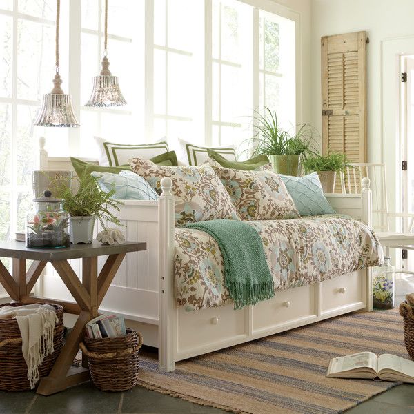 Фото № 2: 13 стильных предметов и аксессуаров для женского интерьера