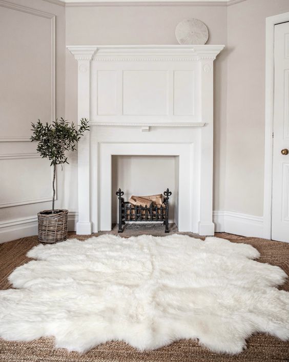 Фото № 1: Как использовать овечью шкуру в интерьере: фотоидеи для вдохновения