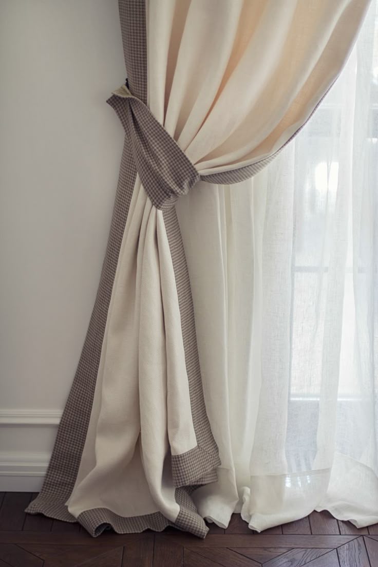 Фото № 3: Как красиво оформить шторы подхватами: 10 идей 