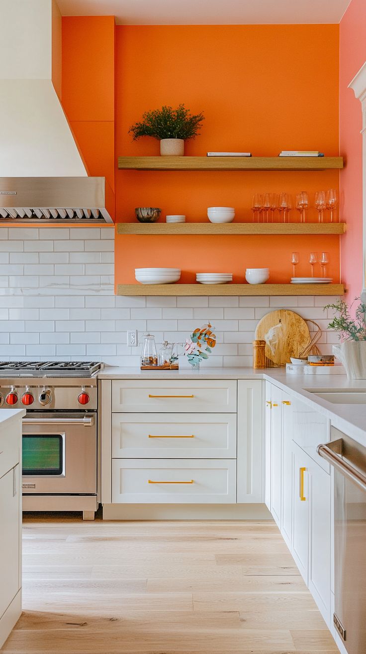 Фото № 9: 25 белых кухонь с ярким дизайном
