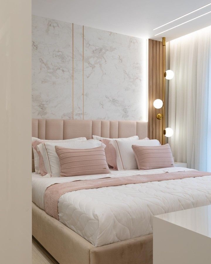 Фото № 2: Как обустроить узкую спальню: 13 практичных советов от ReRooms