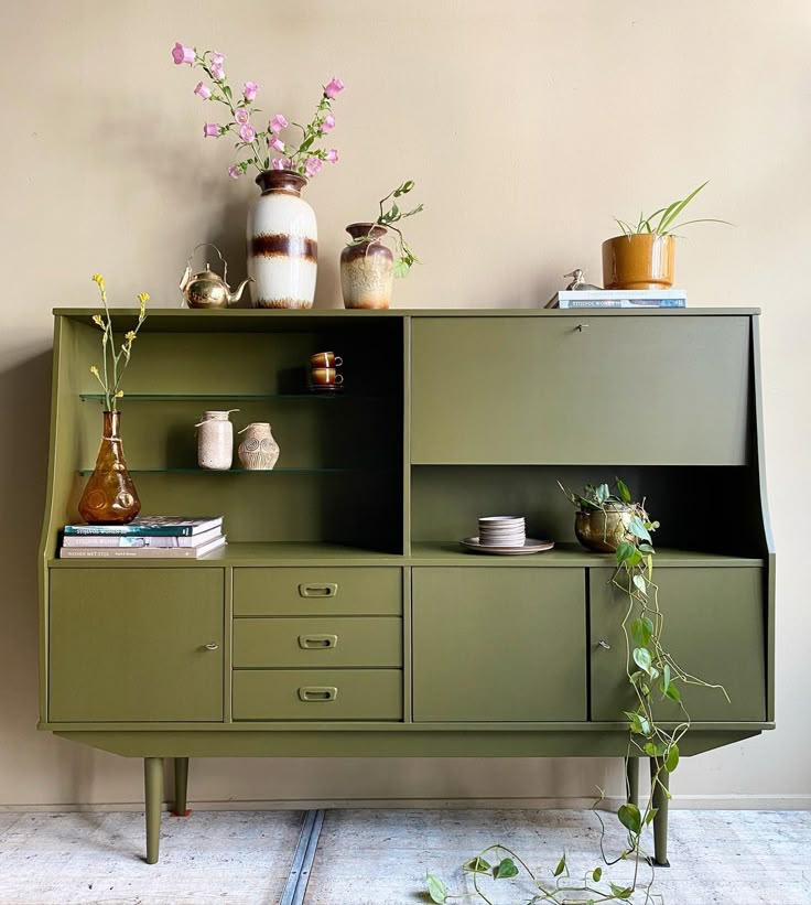 Фото № 8: Храним вещи ярко: 10 цветных комодов в интерьере