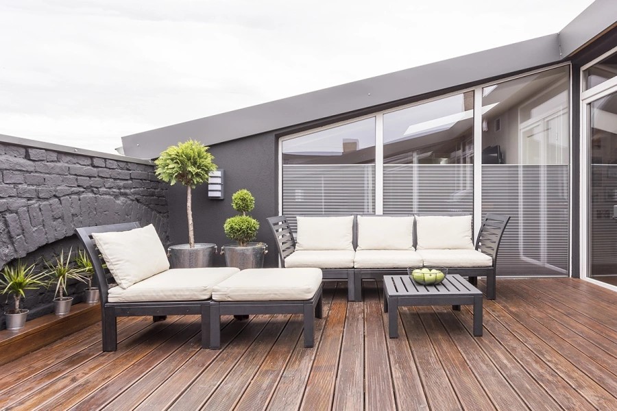 Фото № 2: Морской стиль, ванна-пруд и зеркала: как создать зону для отдыха на даче 