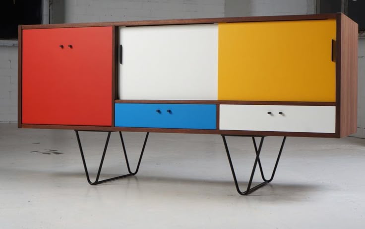 Фото № 24: Чистая абстракция: 25 интерьеров, вдохновленных творчеством Пита Мондриана