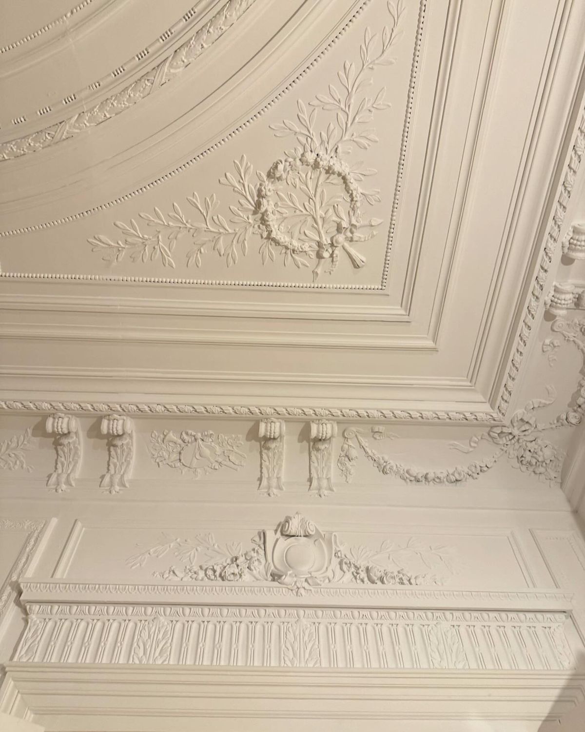 Фото № 11: 17 интерьеров с необычным потолком