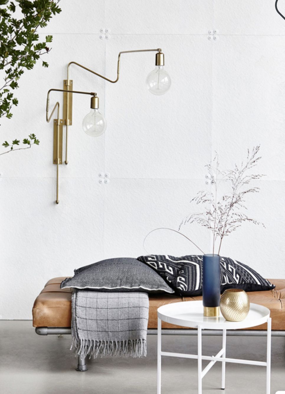 Фото № 4: 10 необычных бра, которые преобразят вашу спальню