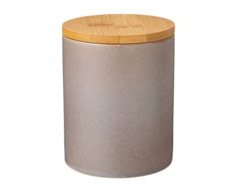 Фото № 1: Рациональное хранение в кладовке: 15 стильных решений